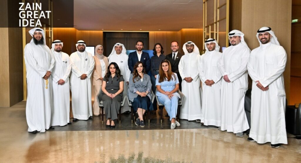 Kuwait judging panel members with the Zain Great Idea team.